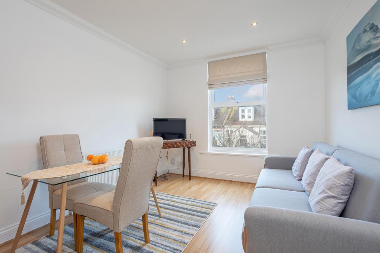 Luxury Granada Apartments - 1 & 2 Bed Flats W Free Parking Perfect For Contractors, Students Near The Beach Портцмаус Экстерьер фото